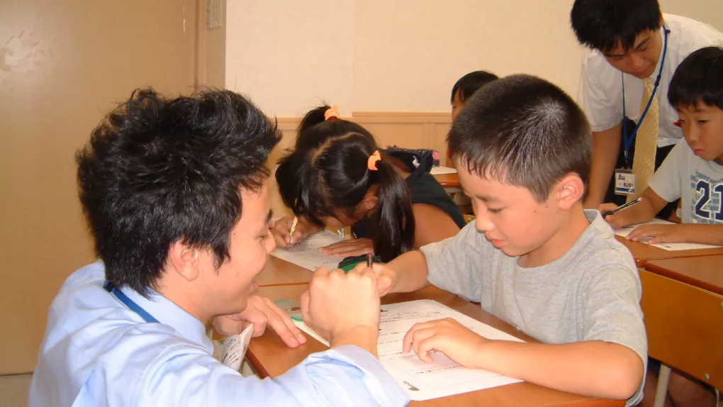 わかるまで、できるまで付き合う「無料補習」