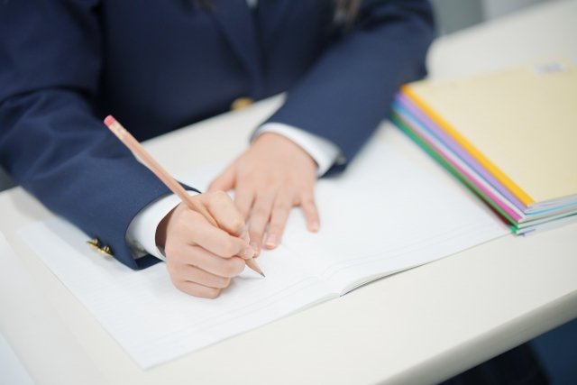 提出物を出さないと成績に影響する？提出しない理由と親ができるサポートとは