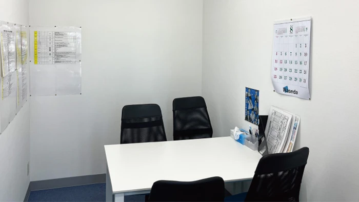 三者面談や学習相談を定期的に行っています。